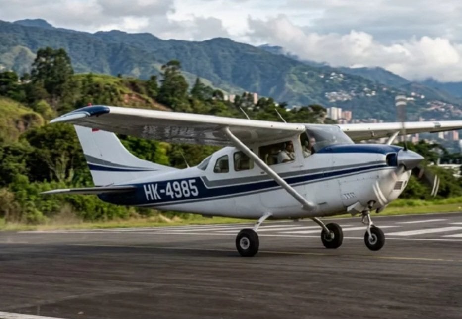 La Aeronáutica Civil suspendió la búsqueda del Cessna T206 HK4985 por las lluvias intensas y la niebla en la zona montañosa de Tadó - crédito Redes sociales