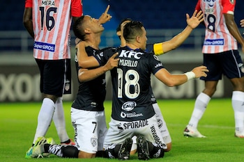 Independiente del Valle en su visita al Junior en Barranquilla por la Conmebol Libertadores 2020. EFE/Ricardo Maldonado Rozo