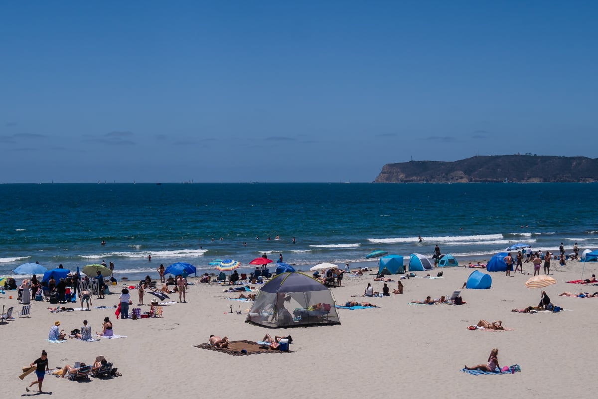Las playas de Coronado, antes exclusivas, exhiben carteles de alerta sanitaria por contaminación del agua (San Diego Union-Tribune)