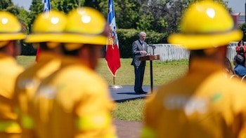 Kast activa plan nacional contra incendios forestales con inversión de USD 169 millones y más de 7 mil kilómetros de cortafuegos