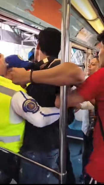 Pasajeros intervinieron en defensa de