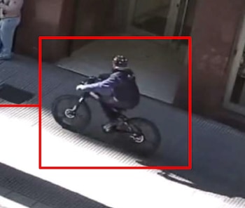 El asombroso despliegue táctico de una banda que ejecutó golpes millonarios con una bicicleta, un monopatín, autos y motos