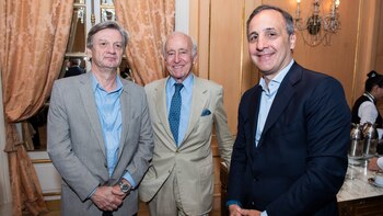 Santiago Soldati, en el centro;