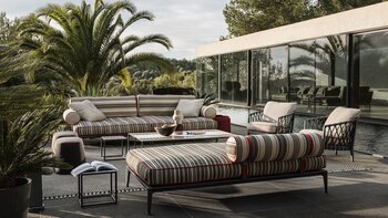 La colección 2019 B&B Italia Outdoor se ha revitalizado mediante colores frescos y un enfoque flexible. Encontrando inspiración en tonos vibrantes de la naturaleza y combinándolos con formas y patrones sofisticados. (Crédito: Prensa B&B Italia)