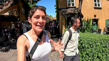 Una pareja de argentinos en la ciudad que tiene los alquileres más baratos del mundo: "Pagás menos de 1 euro por año, pero con requisitos muy estrictos"