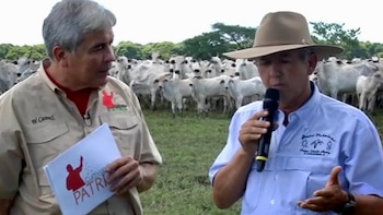 Otilio Peñaloza, a la derecha,