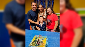 Santino Vergara junto a su