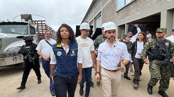 El mandatario colombiano recorrió el centro de acopio