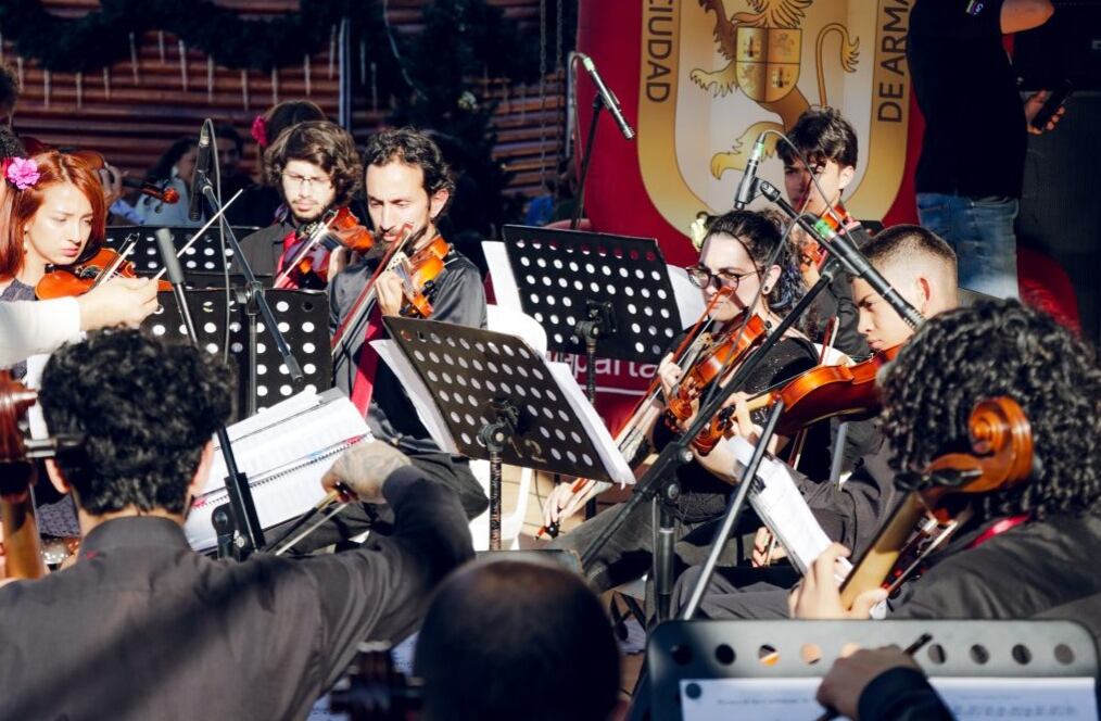 La convocatoria está dirigida a intérpretes de flautas traversas, oboes, violines, clarinetes, fagots, cornos franceses, trompetas, trombones, tuba, violas, chelos, contrabajos y percusionistas - crédito Orquesta Sinfónica Departamental de Antioquia
