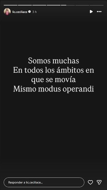 Pantalla de teléfono oscuro con texto blanco: "Somos muchas En todos los ámbitos en que se movía Mismo modus operandi". Arriba, perfil de usuario "lic.ceciliace"