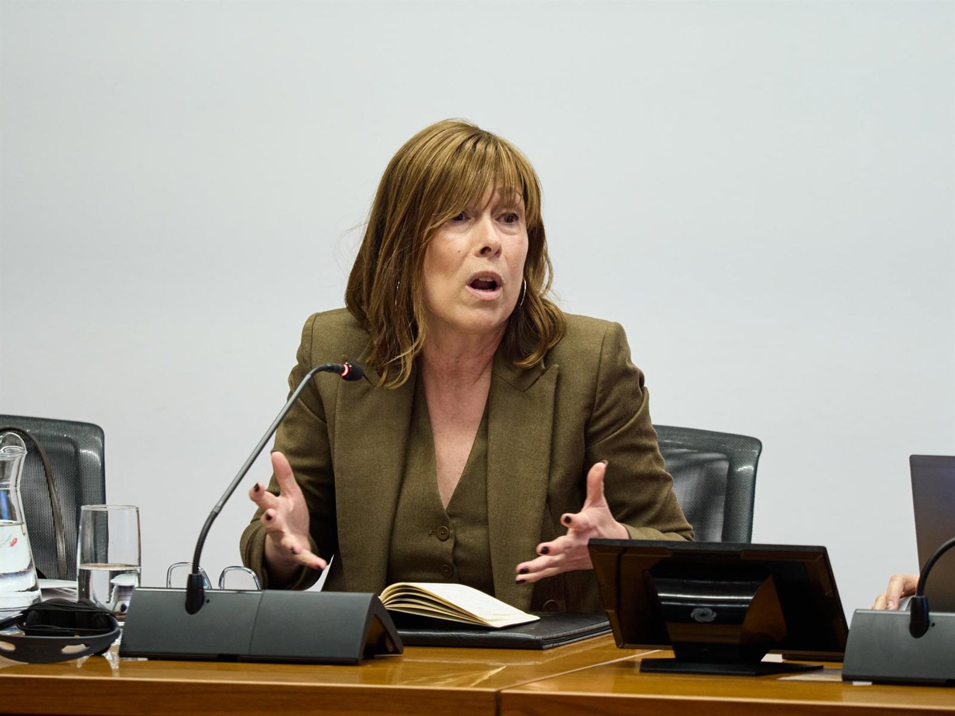 12/05/2026 La expresidenta del Gobierno de Navarra Uxue Barkos comparece ante la Comisión de Investigación sobre adjudicaciones públicas, en el Parlamento de Navarra, a 12 de mayo de 2026, en Pamplona, Navarra (España). La comparecencia de Barkos se centra en los contratos a empresas como Servinabar 2000 y en las conclusiones de la Oficina de Buenas Prácticas y Anticorrupción.
POLITICA
Eduardo Sanz - Europa Press