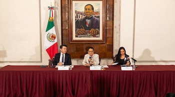 Rosa Icela Rodríguez encabeza reunión con colectivos de búsqueda en Segob.