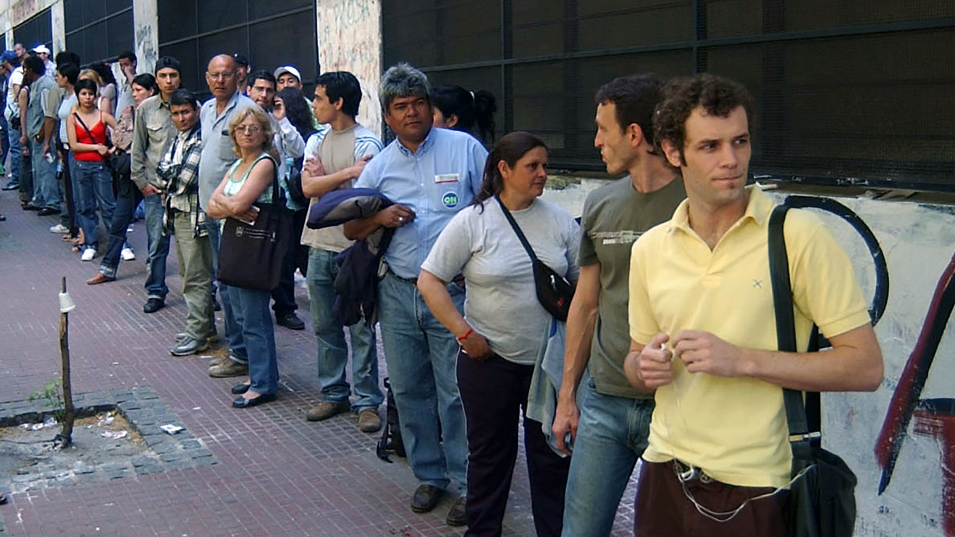 Fila para buscar empleo