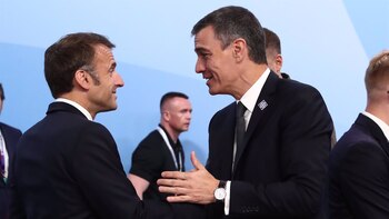 Albares llama a aprobar el