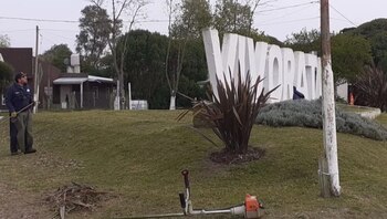 El cuerpo fue hallado en el camino Chara Huinca, paralelo a la Autovía 2, a unos 3,5 kilómetros al suroeste de Vivoratá