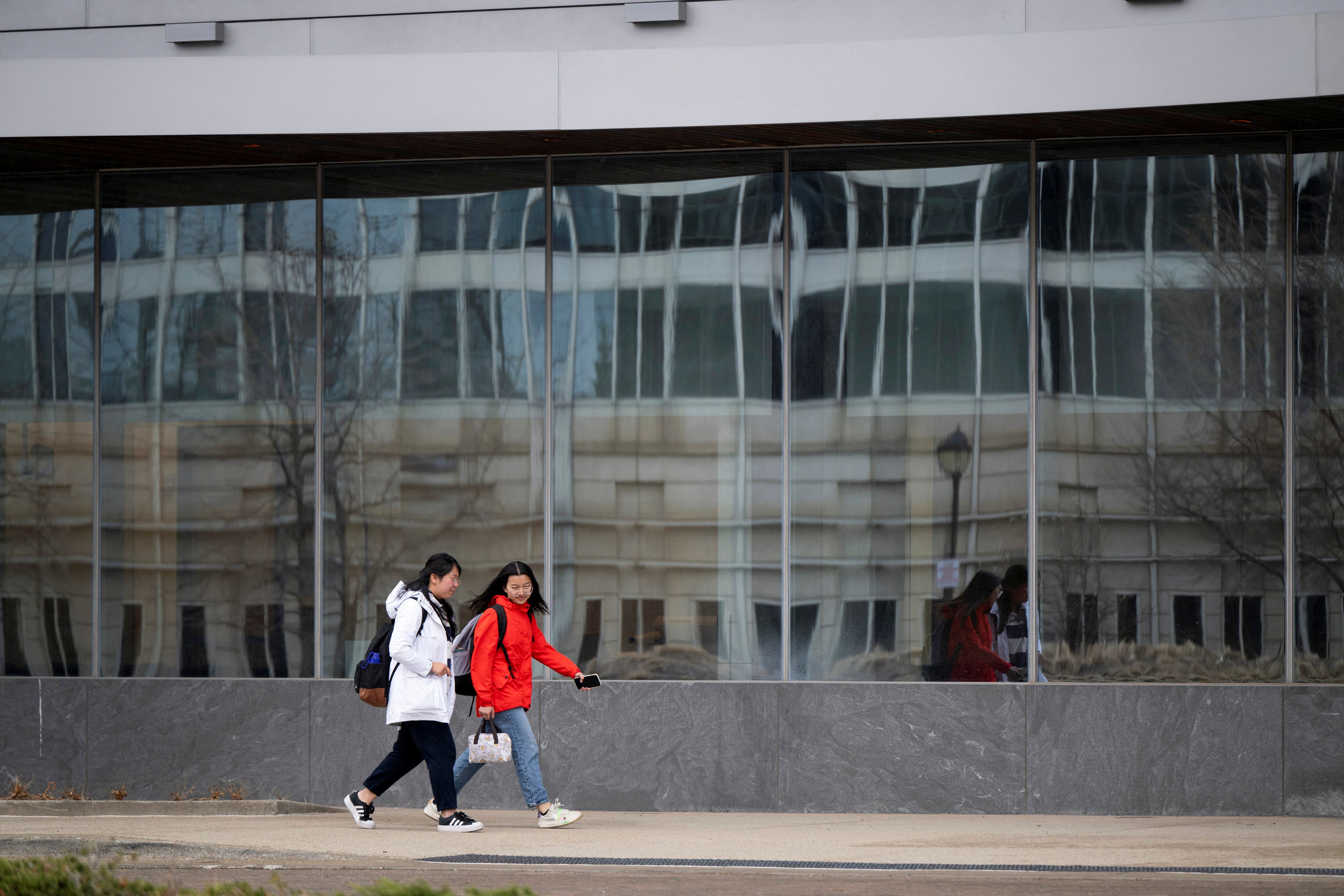 Los alumnos recibirán las cartas de admisión en una sola comunicación. (REUTERS/Vincent Alban)