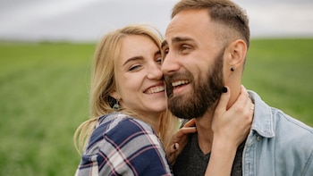 Las 3 dinámicas que pueden evitar el divorcio después de una década de matrimonio: “La gente piensa que se trata de sexo, pero casi siempre se trata de conexión”