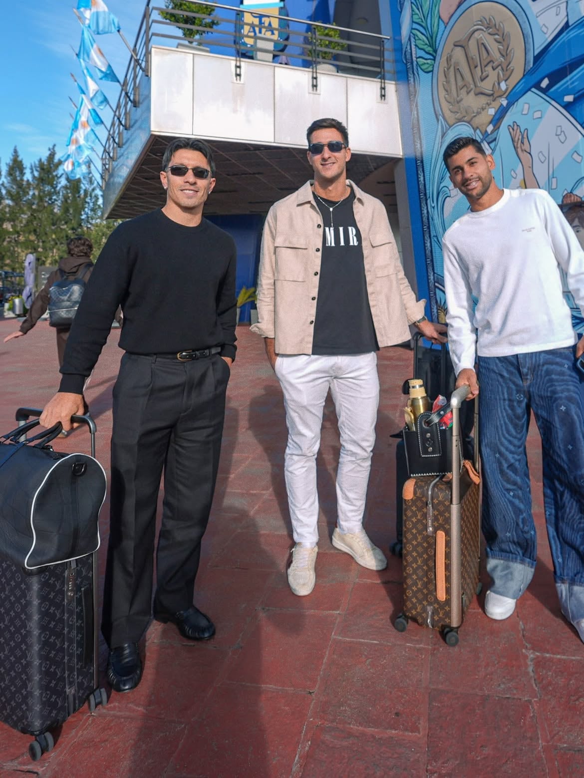 Lisandro Martínez, Cuti Romero y Juan Musso (@lisandromartinez)