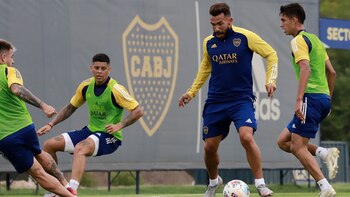 Tevez volvió a tocar la