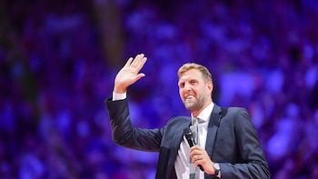 Dirk Nowitzki ve "descontrolado" el sistema de ingresos en el baloncesto universitario de Estados Unidos