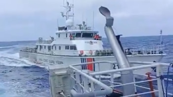 Filipinas denunció que un buque del régimen chino embistió “deliberadamente” a una embarcación gubernamental en el mar de China Meridional