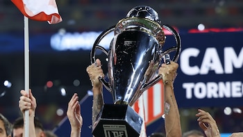 Estudiantes de La Plata es el último campeón del fútbol argentino. ¿Podrá repetir la corona? (Crédito: AP/Nicolas Aguilera)