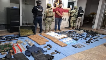 Decomiso de armas y droga