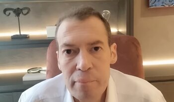 André Marín reapareció y mandó