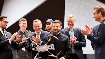 Zelenski anuncia acuerdos militares para exportar drones ucranianos a 11 países de Europa y Oriente Medio