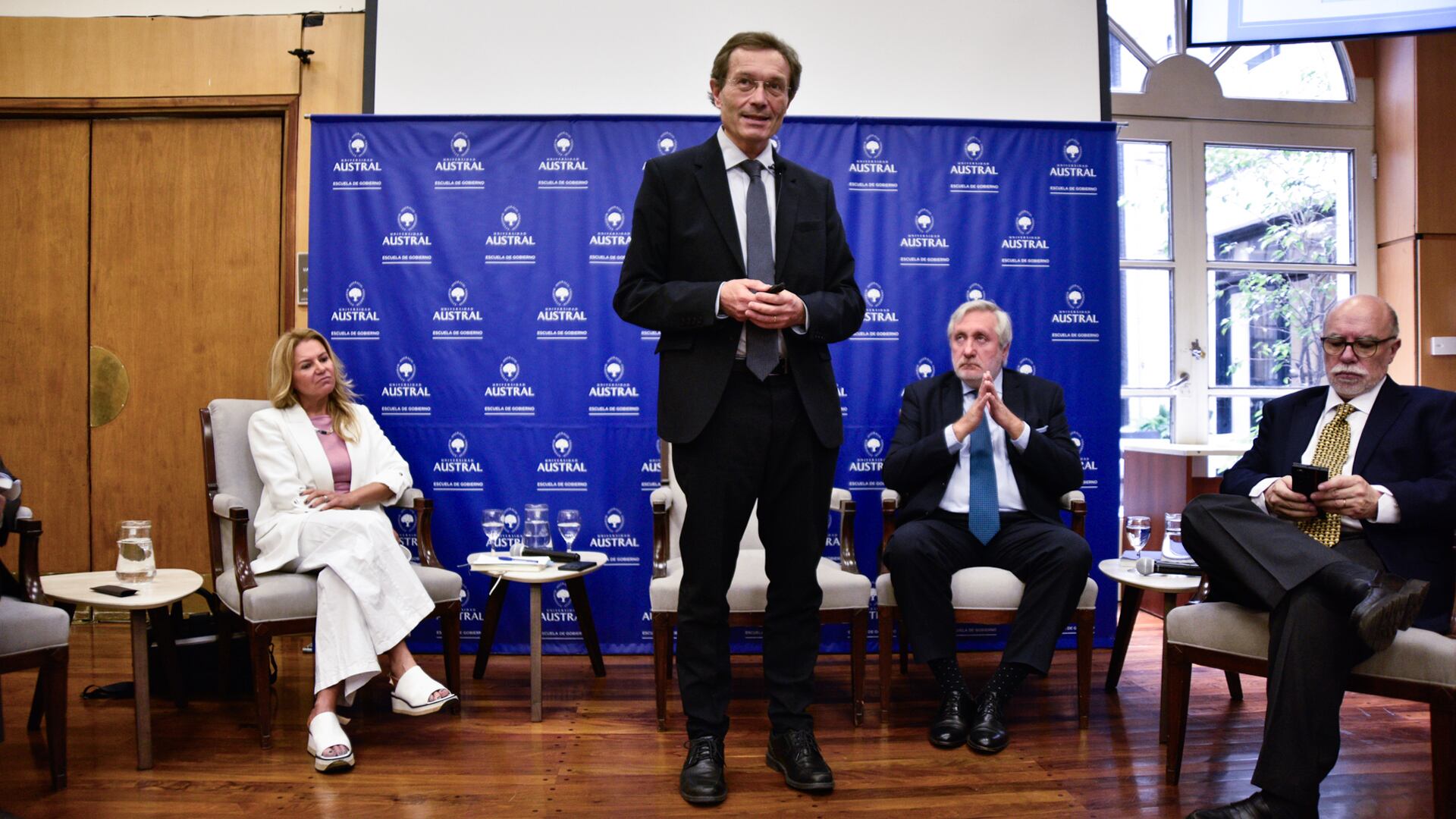 Gustavo Beliz, al presentar su libro sobre la IA en la Universidad Austral (Foto: Adrián Escandar)