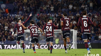(Crónica) El Levante sale del descenso con un final de locura ante el Sevilla