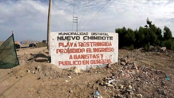 Un cartel de advertencia no