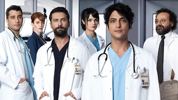 El elenco de Doctor Milagro,