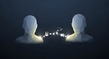 Dos figuras humanas abstractas, sin rostro, conectadas por un sendero luminoso con iconos flotando entre ellas sobre un fondo oscuro.