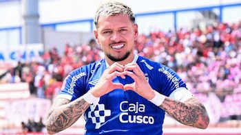 Carlos Garcés se sube al podio de máximos goleadores históricos de Cienciano: las dianas que necesita para alcanzar el primer lugar