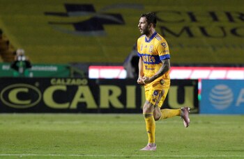 El camiseta diez de Tigres