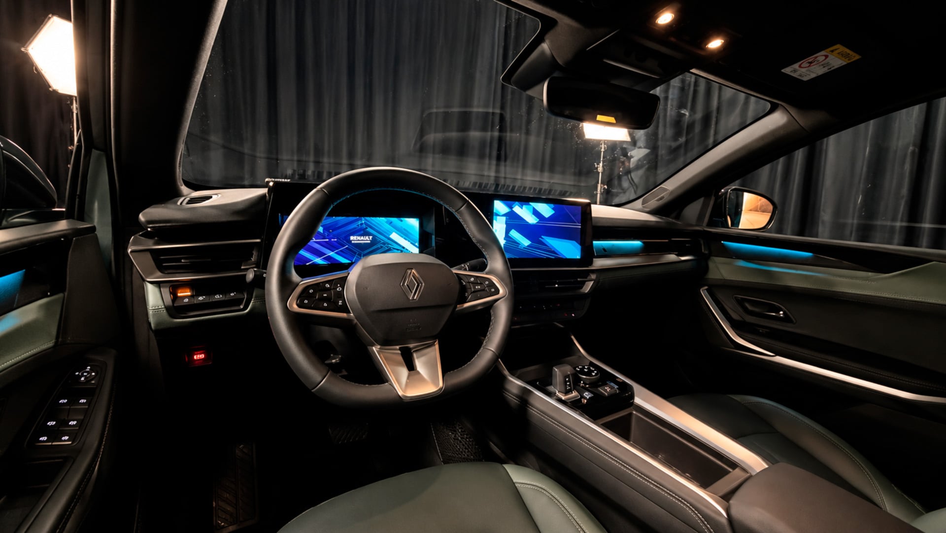 El interior es idéntico al del SUV Renault Boreal lanzado a comienzos de año.