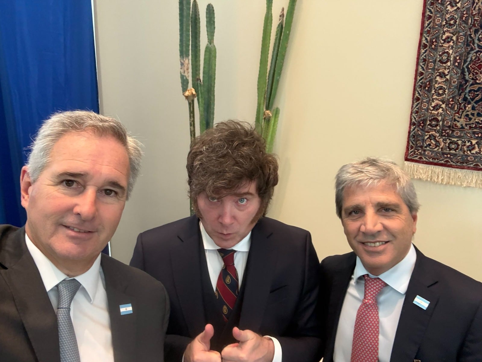 Milei, el canciller Pablo Quirno y el ministro de Economía, Luis Caputo, en la previa del discurso ante la Asamblea General de la ONU
