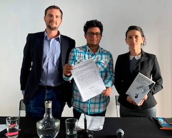 Los abogados del profesor y