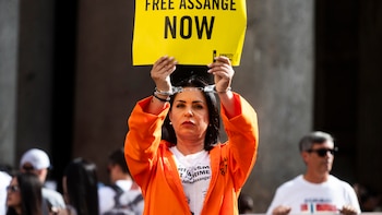 Julian Assange, el héroe o