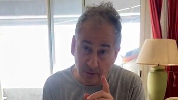 En la llamada Anto escribe