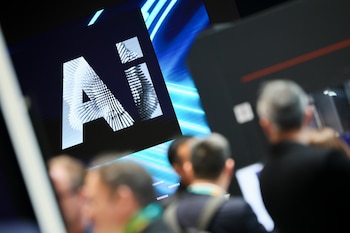 Imagen de archivo de un logo de AI en una feria tecnológica. EFE/EPA/HANNIBAL HANSCHKE