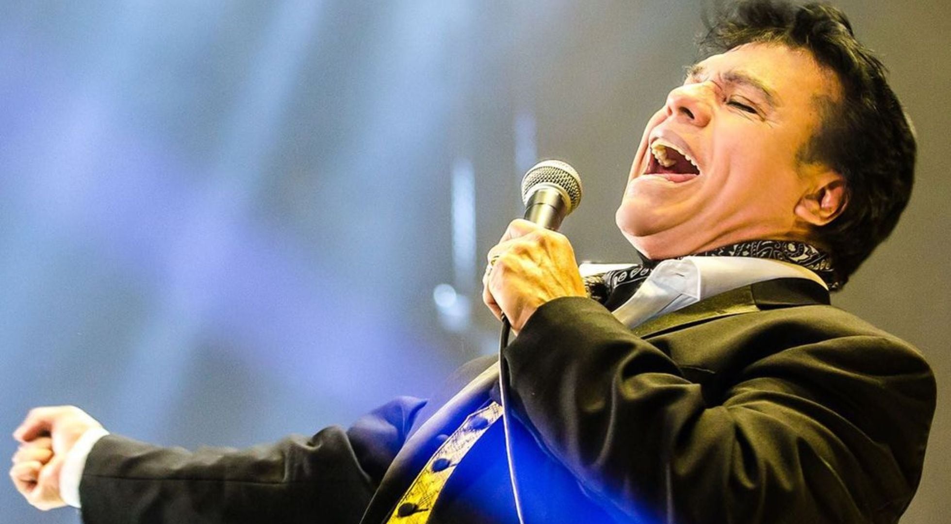 Juan Gabriel (Robert Hacman)