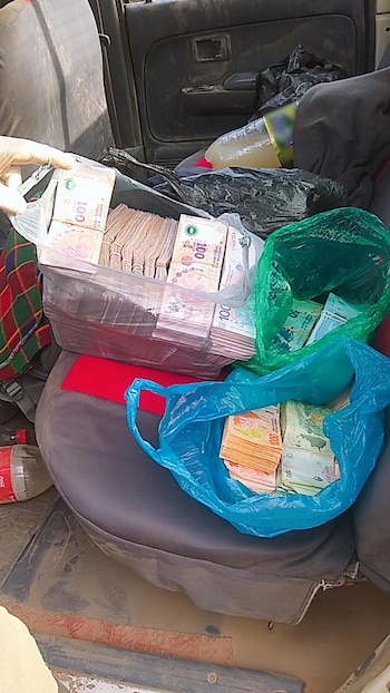 Parte del dinero incautado en