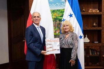 Honduras y Polonia discutieron nuevas oportunidades de inversión y cooperación bilateral. (FOTO: Presidencia de Honduras)