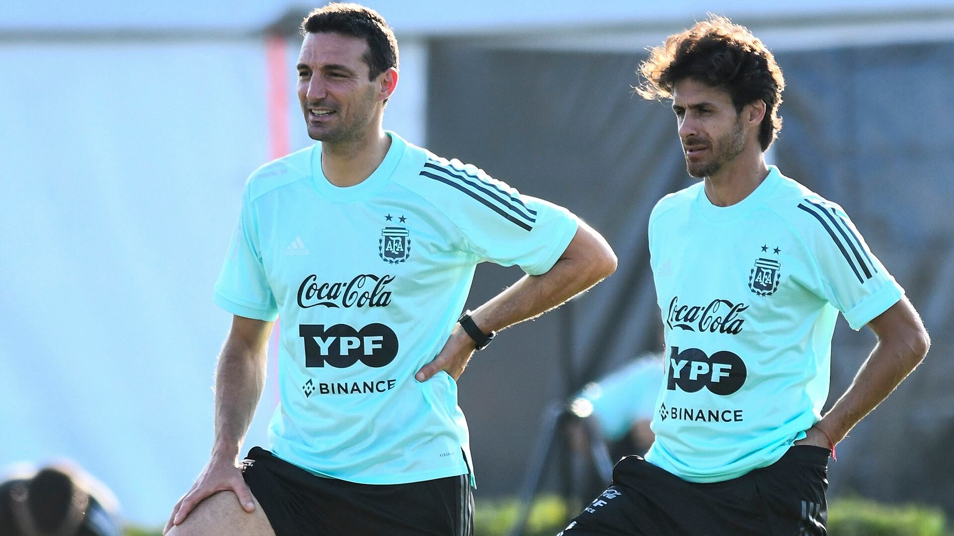 Pablo Aimar junto a Lionel Scaloni antes del Mundial de Qatar 2022 (Rodrigo Valle/Getty Images)