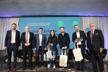 La UBA reunió a intendentes y especialistas para debatir el futuro de las ciudades y la inteligencia artificial