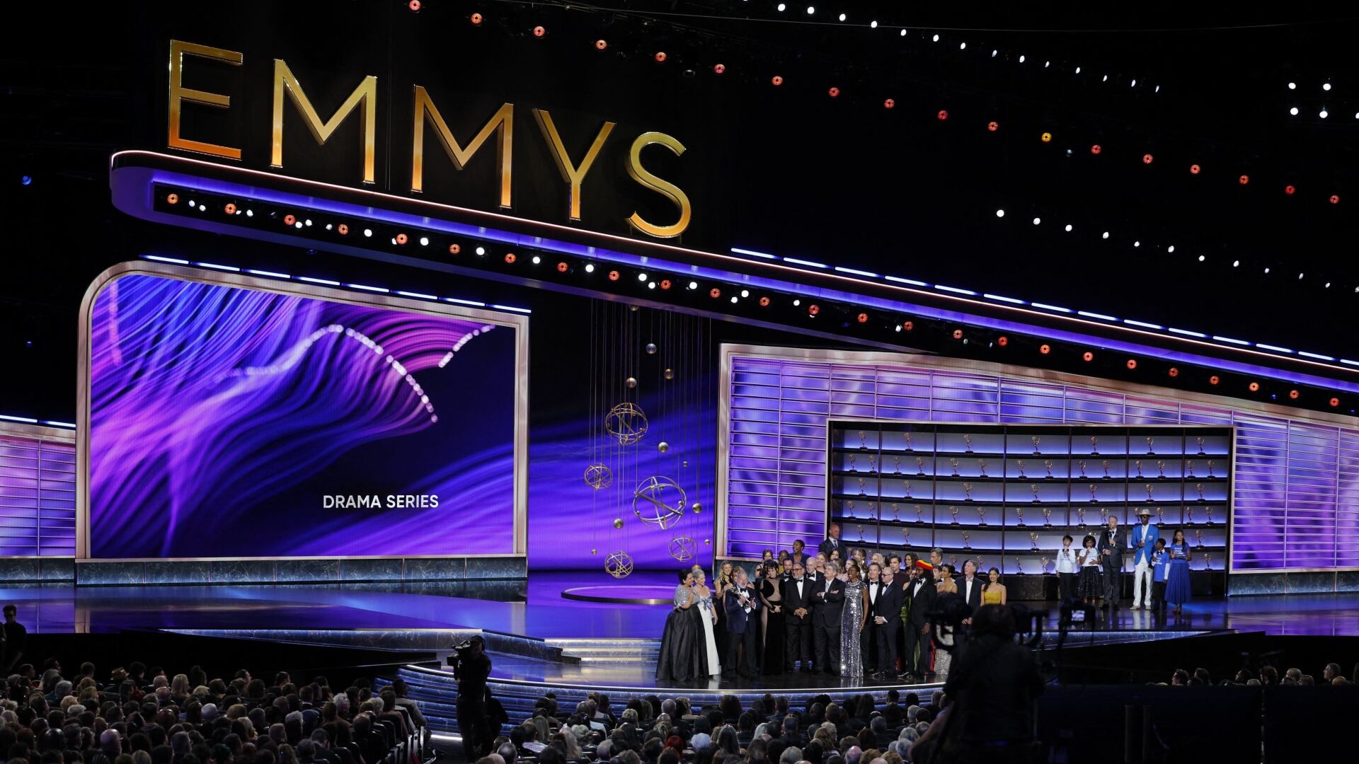 Los Emmy Awards 2025 se transmitieron nuevamente por CBS. (REUTERS/Mike Blake)