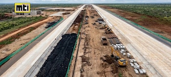 Con respecto al ancho de la pista, todas las de la región miden 45 metros, con excepción de La Aurora en Guatemala, que tiene 60 metros. Mojica anunció que la de Punta Huete se ampliará de 45 a 75 metros para permitir el aterrizaje de aeronaves de mayor envergadura.