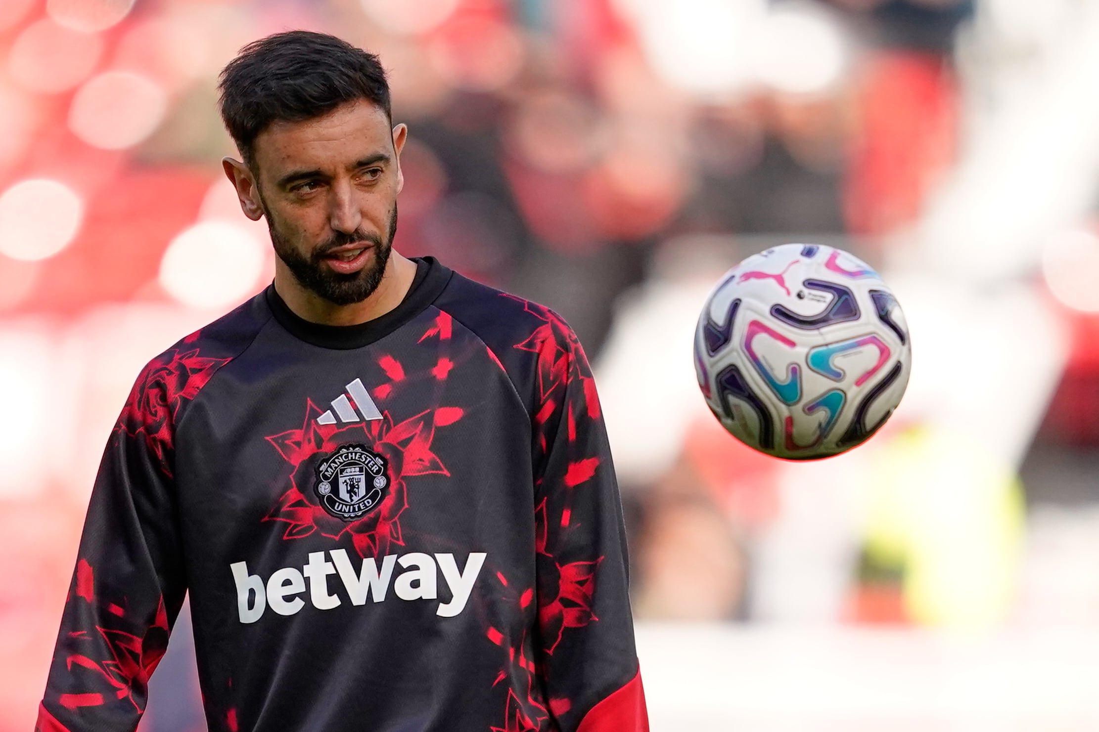 Bruno Fernandes se sumó a los comentarios sobre el presente del Manchester United (AP Foto/Dave Thompson)